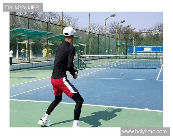 南京网球队的灵活性揭秘:网球巨献背后的训练与技巧探索 南京网球队的灵活性揭秘:网球巨献背后的训练与技巧探索